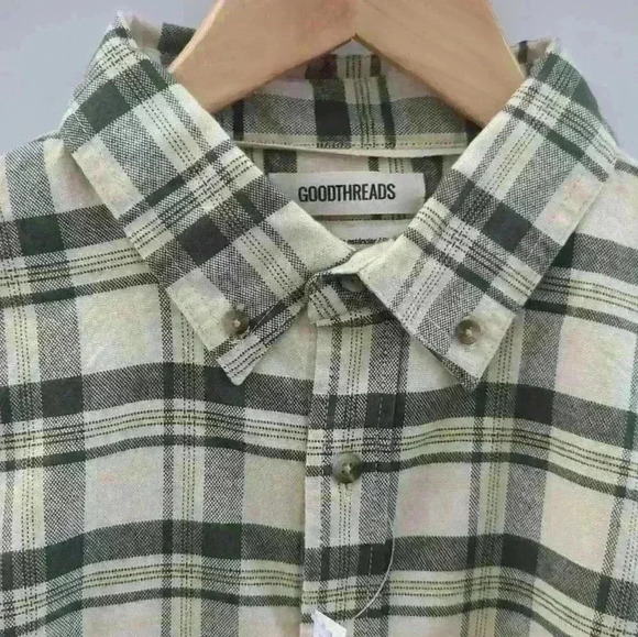 GOODTHREADS | Men's Olive Green/Cream/Yellow Standard Plaid Oxford Shirt - Picture 2 of 4